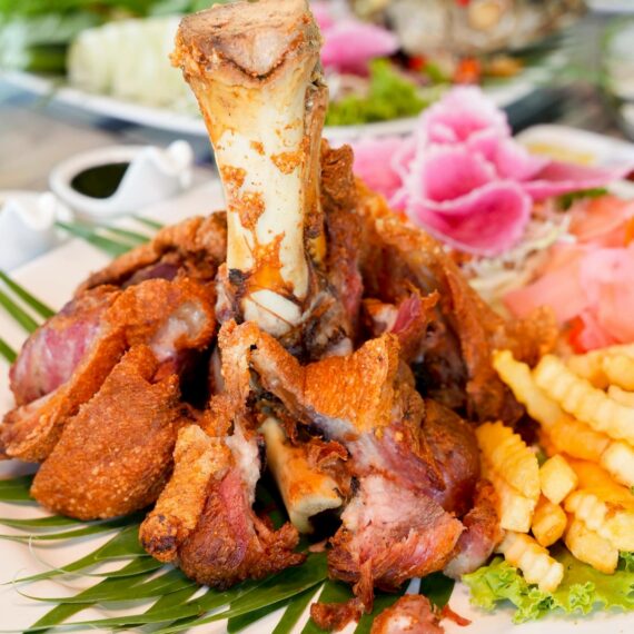 Baan Suan Rim Khlong Maha Sawat