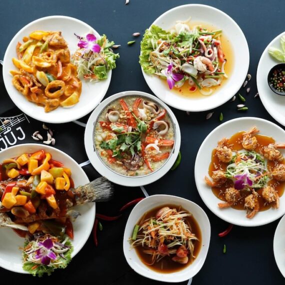 Krua Klang Bueng – Yo Yak Khiew Yai Mookrata