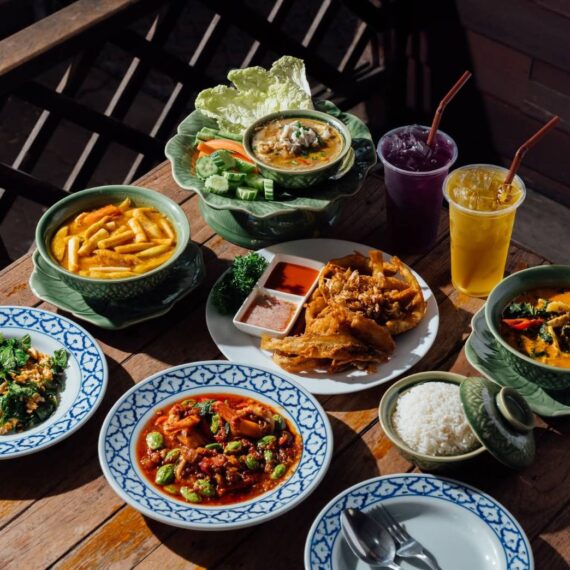 Tukabkhao by Jerajaras Bangkok Kreetha