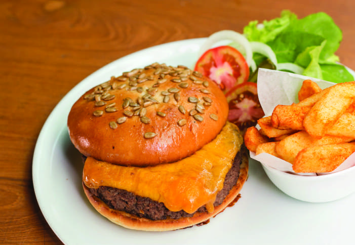 Twinkle Pool Bar at Cape Dara Resort (Pattaya)