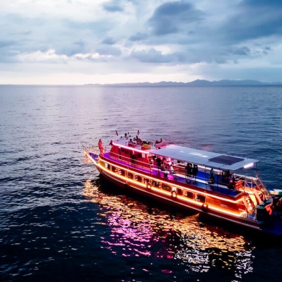 Premium Big Boat Eight Islands Sunset (Krabi)