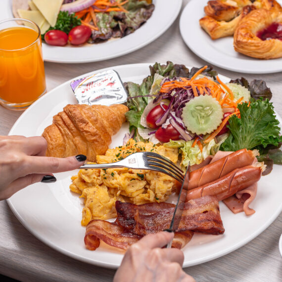 Jass Bar & Bistro at Jasmine Grande Residence (Rama IV)