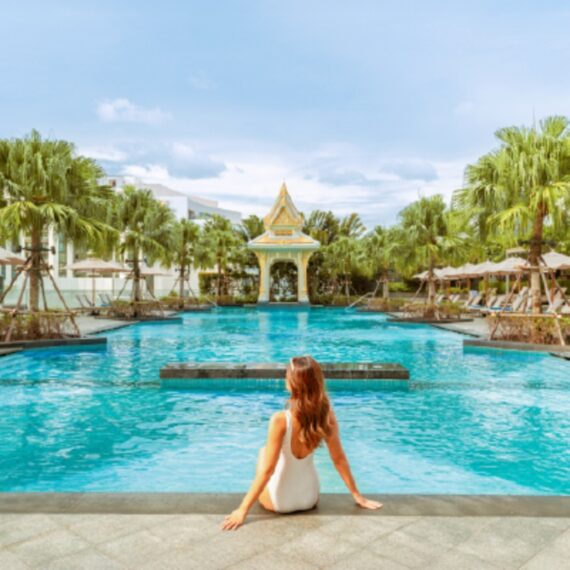 POOL DAY PASS - FLOW BAR