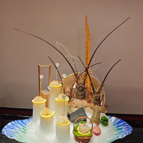 Yi Lu Lingxian Seafood Hotpot