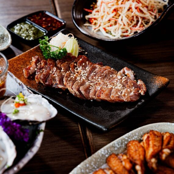 Hiyaku izakaya Esplanade Ratchada